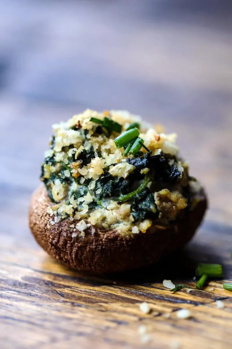 Vegan Stuffed Mushroom with Spinach and Ricotta - Happy Kitchen