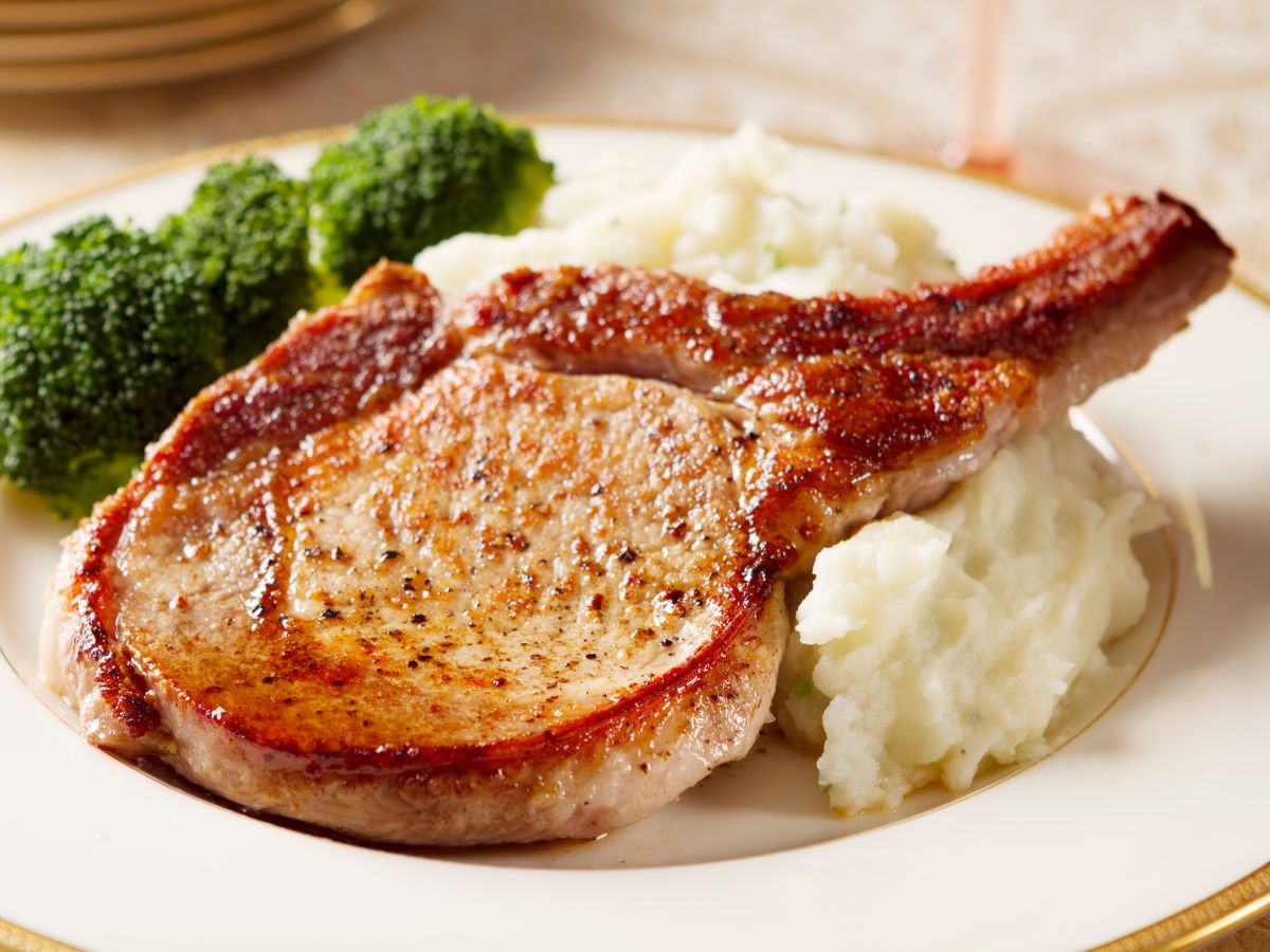 Pork Chop with Mashed Potatoes and Broccoli