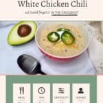 Slow-cooked white chicken chili recipe with garnish and information on meal type, preparation time, difficulty, and servings.